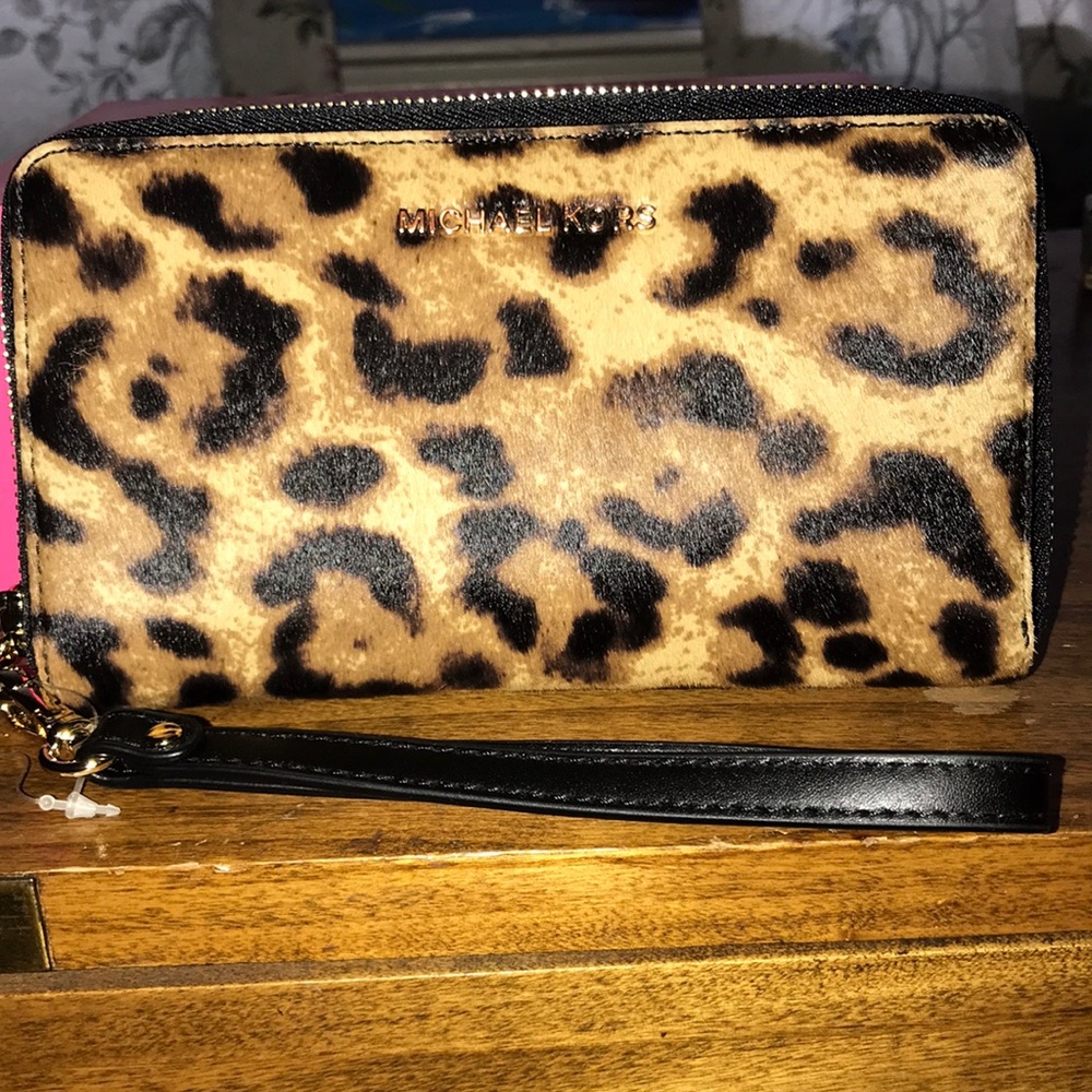 Large Flat Michael Kors Leopard Phone case wallet
